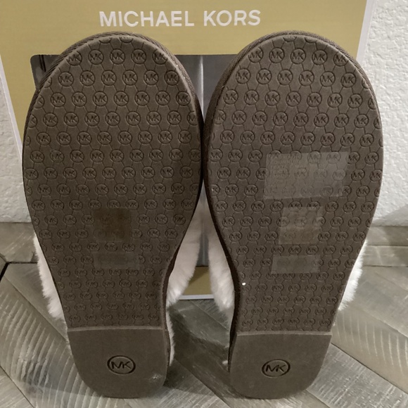 MICHAEL MICHAEL KORS Women's Tula Scuff Slip-On Cozy Slippers, size 10 - Picture 2 of 7